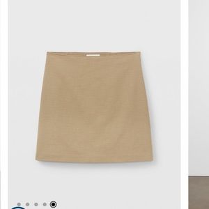 Club Monaco solid textured mini skirt, sz 2